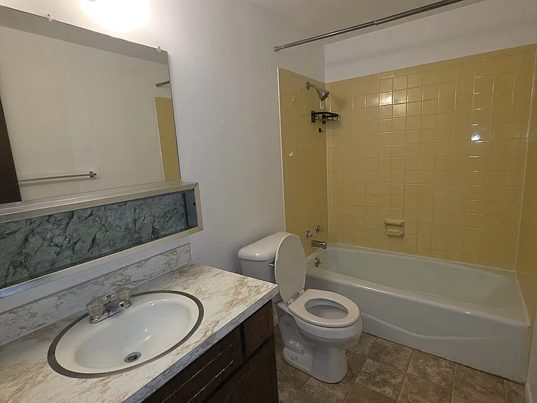 1007 Downey St #D — Photo 7