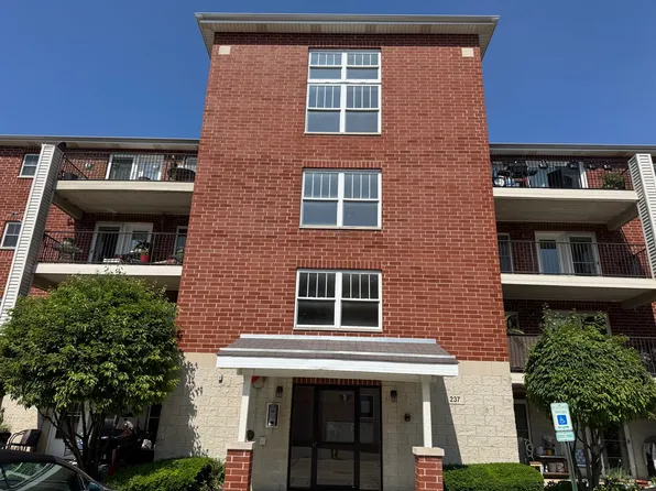 237 Mill Rd #14, Addison, IL 60101