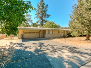 1312 NW Hawthorne Ave, Grants Pass, OR 97526