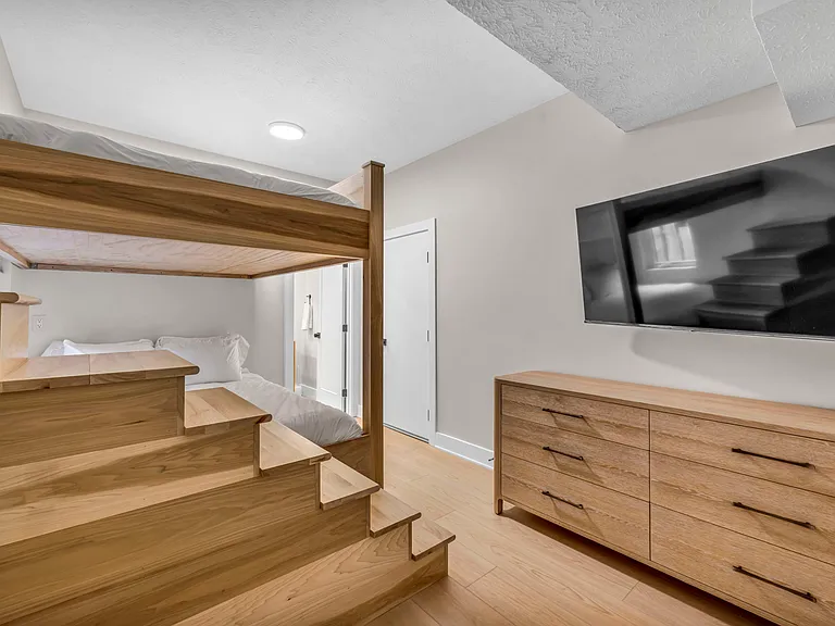 2159 Columbus Rd — Photo 14