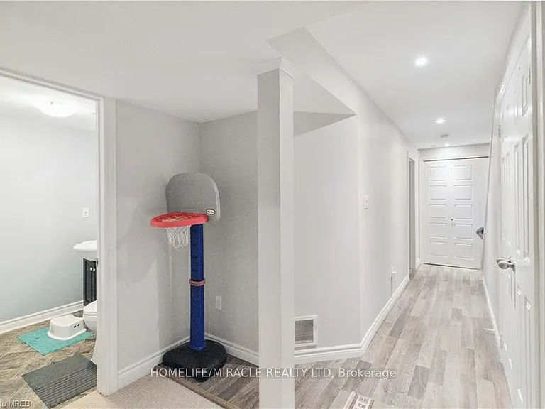 2245 Pathfinder Dr — Photo 20