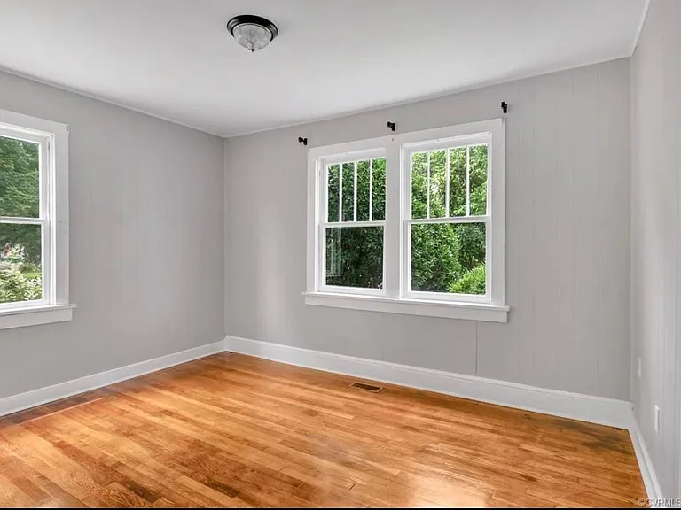 2608 Grant St — Photo 10