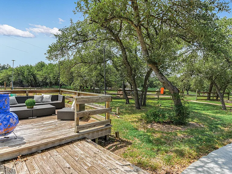 4717 Sam Bass Rd — Photo 29