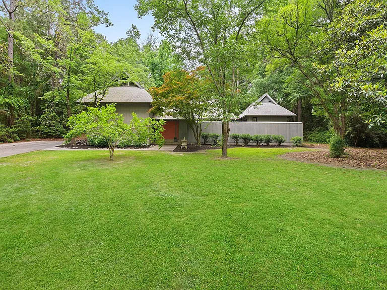 211 Wendwood Dr — Photo 38