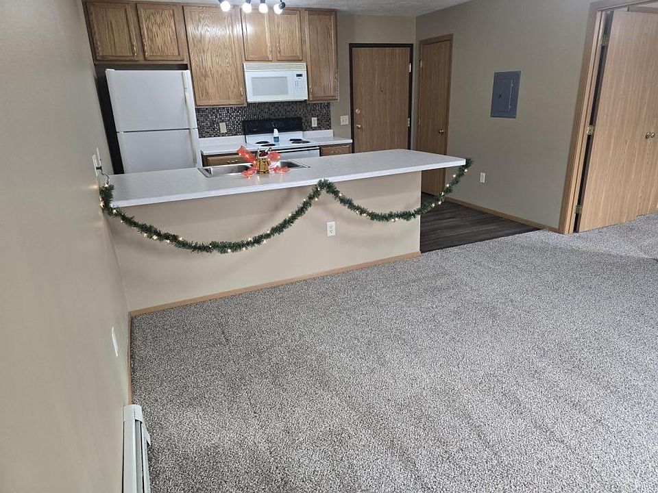 1st image of 4121 W Newcomb Dr #105