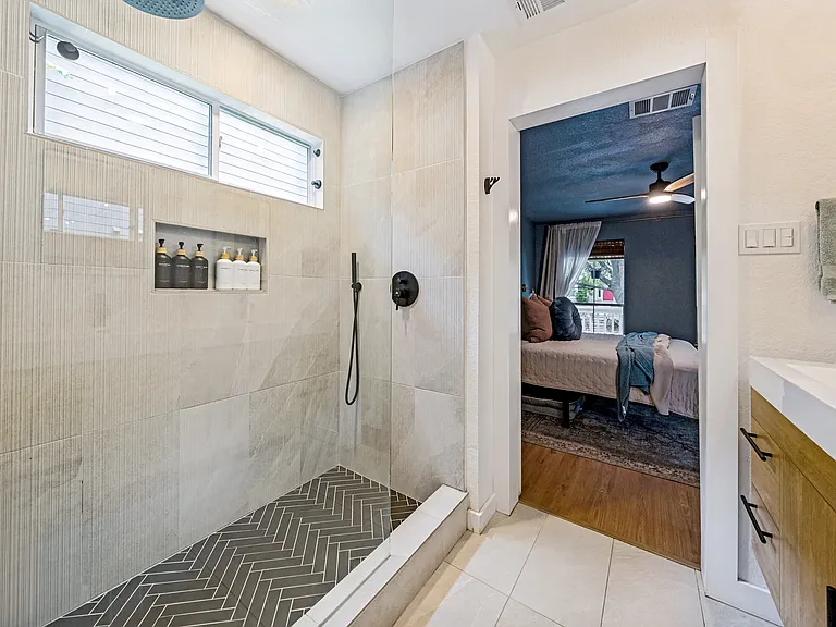 9205 Rowlands Sayle Rd — Photo 16