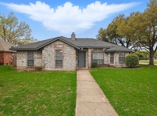 848 Andalusia Trl, Desoto, TX 75115
