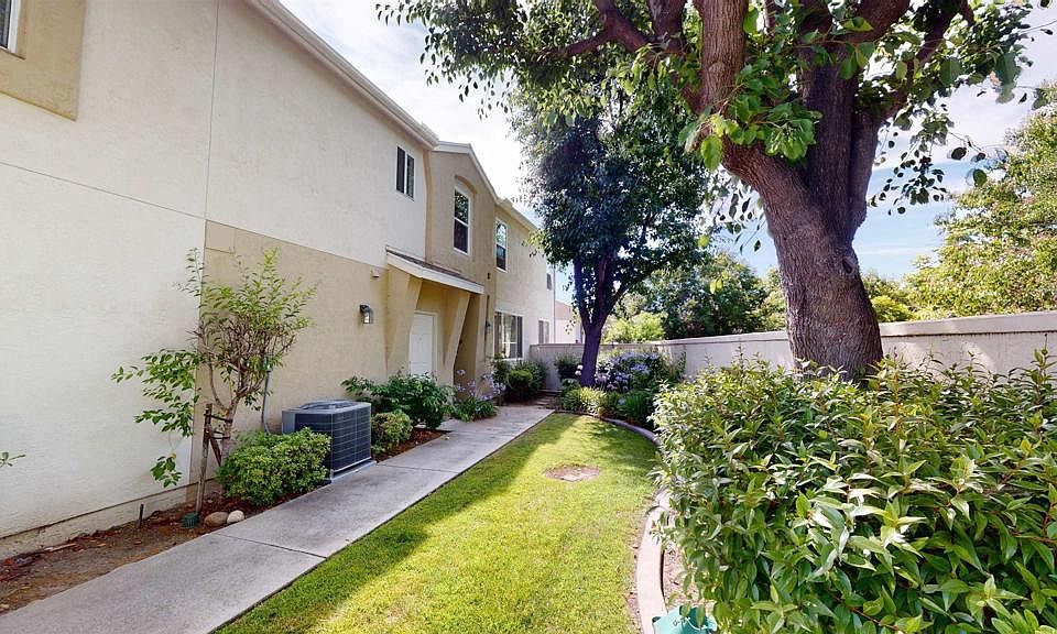 1st image of 11869 Spruce Run Dr APT A