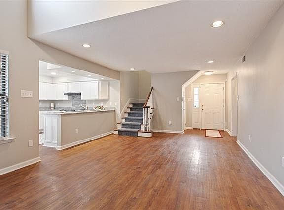 4th image of 1500 W Esplanade Ave APT 2C