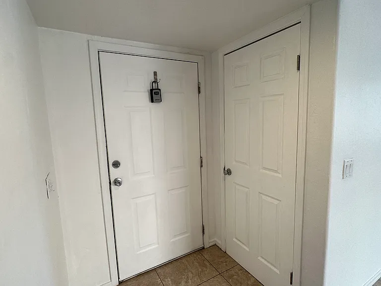 1005 E Water St #1 — Photo 20
