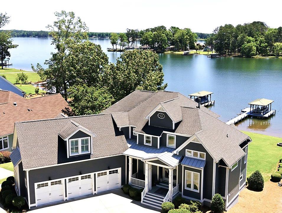 1st image of 320 Commonwealth Dr