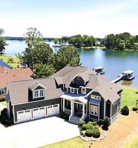 320 Commonwealth Dr, Ninety Six, SC, 29666
