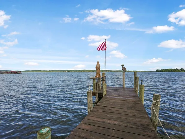9850 S Perrins Landing Dr, Traverse City, MI 49684
