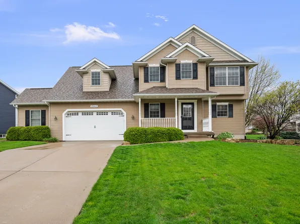 2943 Church St, Bettendorf, IA 52722