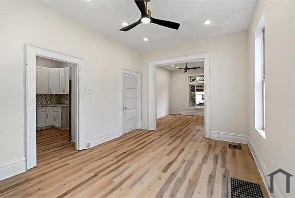 415 Mills Ave — Photo 9
