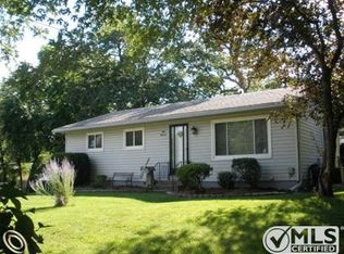 800 Buckhorn Dr, Lake Orion, MI
