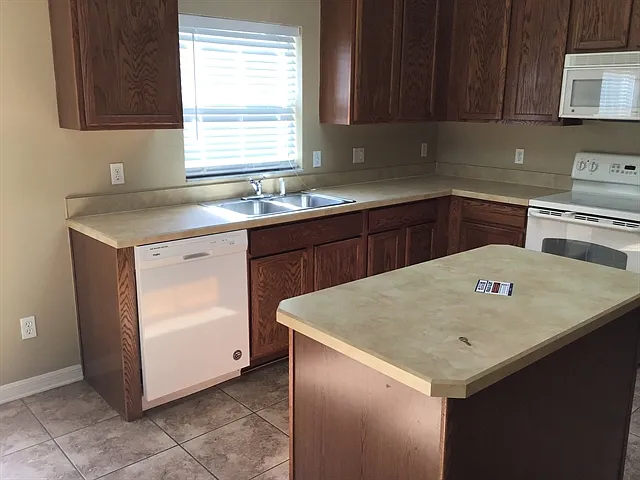 1338 Edison Tree Rd — Photo 4