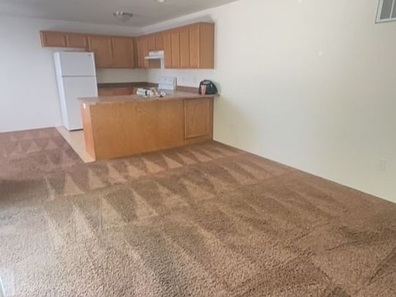 3rd image of 2162 Crater Lake Ave #B