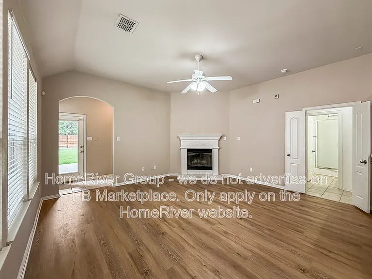 410 Marshall Way — Photo 5
