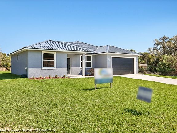 3rd image of 431 Foxdale Rd