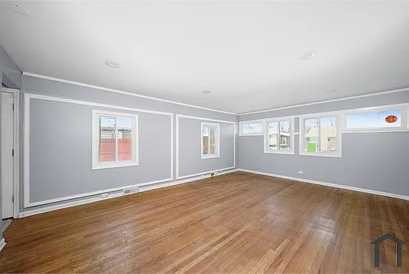 3 bed, 1165 sqft, $2,200 — Photo 2