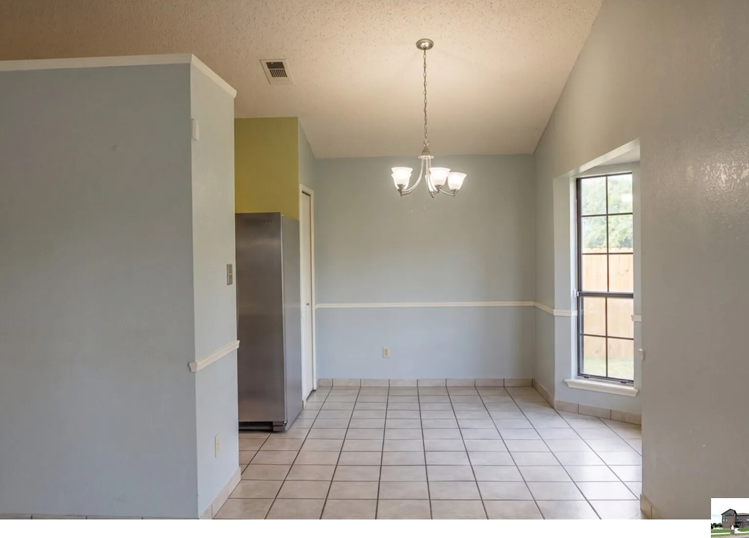 3 bed, 2.0 bath, 1200 sqft, $1,325 — Photo 4
