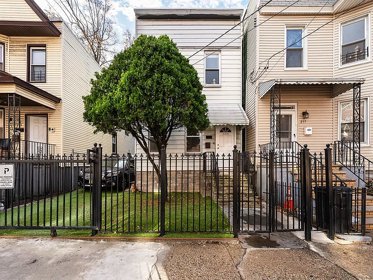 233 Bidwell Ave — Photo 15