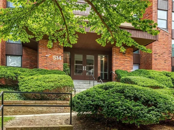514 Coeur De Royale Dr APT 207, Saint Louis, MO 63141