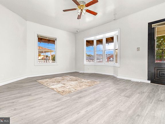 5th image of 709 Bridgeboro St