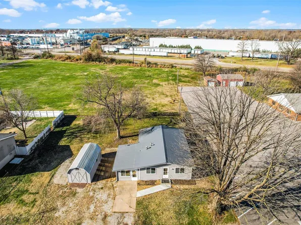 3023 Nameoki Dr, Granite City, IL 62040