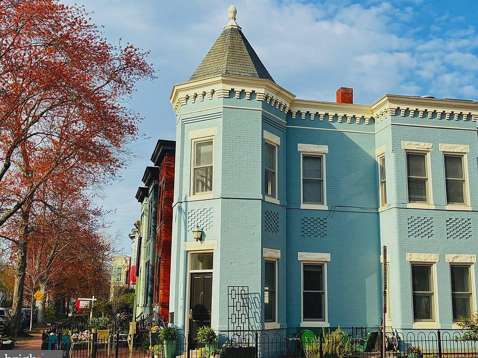 1st image of 301 7th St NE