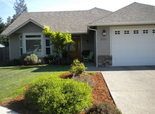 2081 SW Mercury Ln, Grants Pass, OR 97526