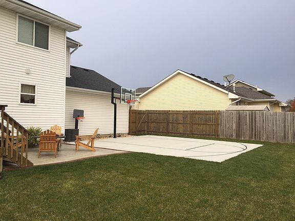 2nd image of 670 Meadow Cir
