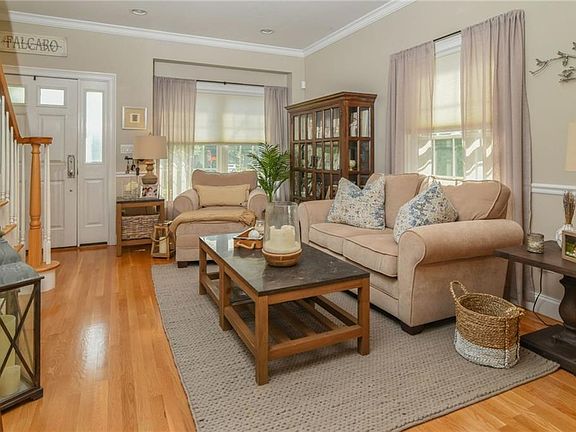 3rd image of 7 Homestead Ave