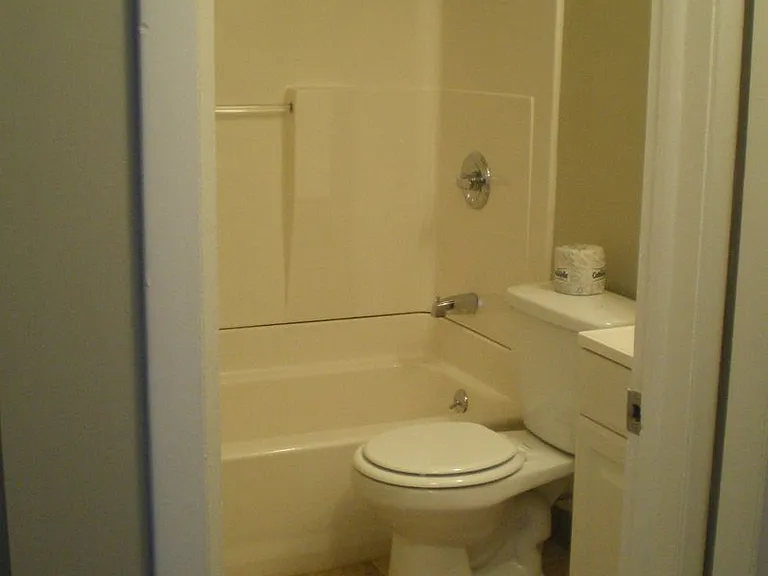 Winkworth Apartment Homes — Photo 12