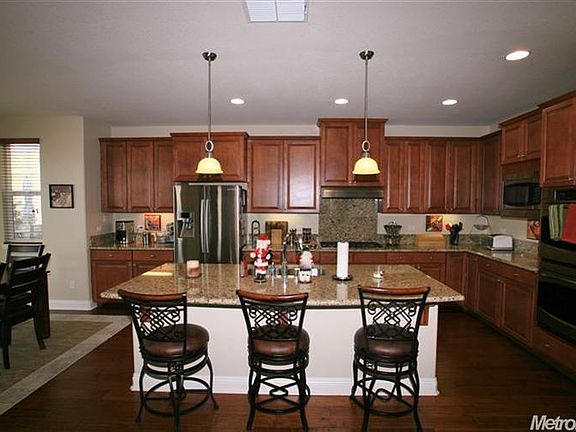 4th image of 429 Lanford Ct