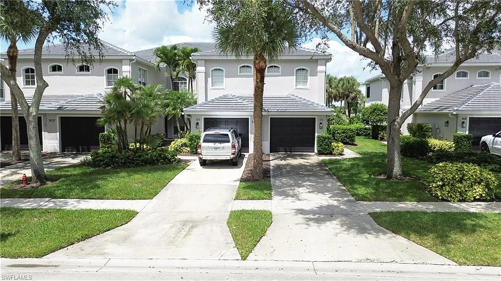 3 bed, 2.0 bath, 2050 sqft, $5,000 — Photo 3