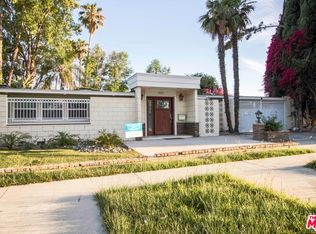 19552 Stagg St, Reseda, CA 91335