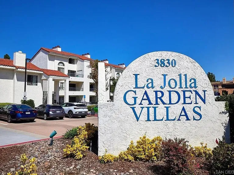 La Jolla Garden Villas entrance