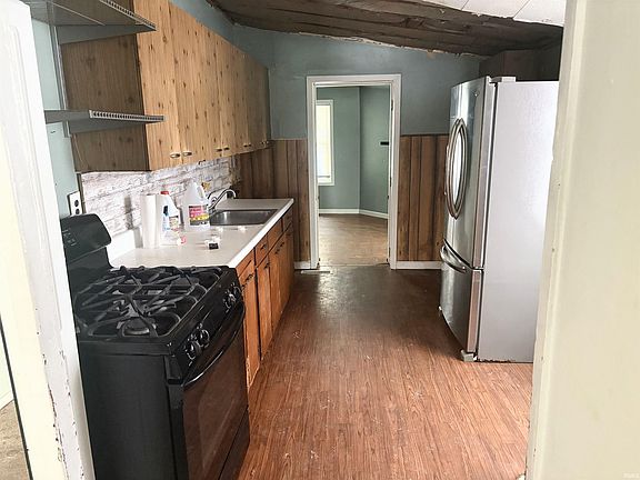 4th image of 2921 N Apperson Way