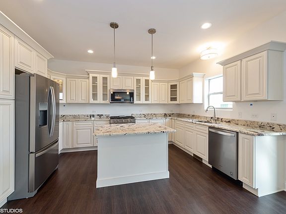 5th image of 2953 198th St