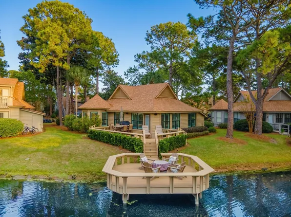 204 Sandestin Blvd W, Miramar Beach, FL 32550