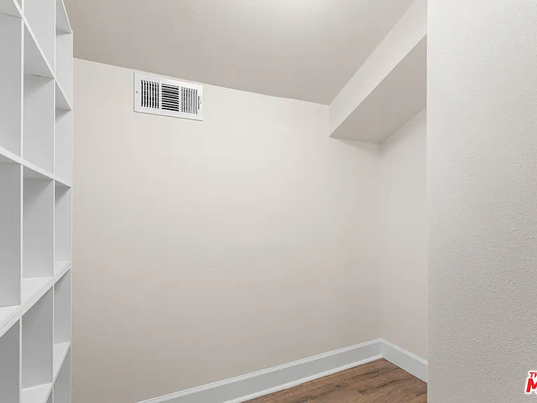 9200 Wystone Ave — Photo 31
