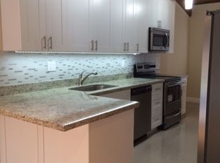 10231 E Cypress Ct, Pembroke Pines, FL 33026