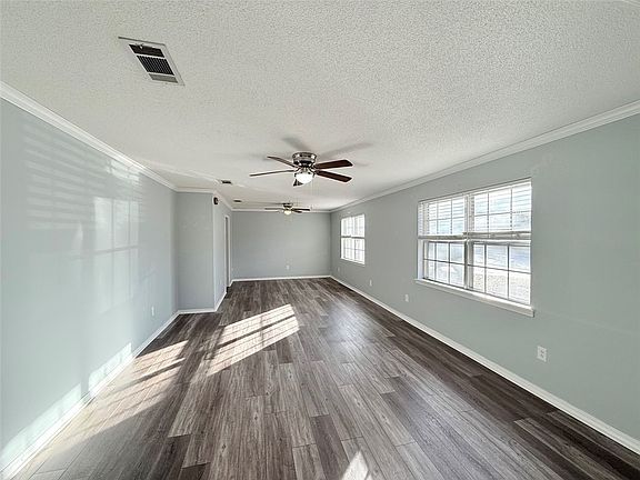 5th image of 303 S Inglewood Ave