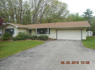 15392 Lakeside Rd, Lakeside, MI 49116