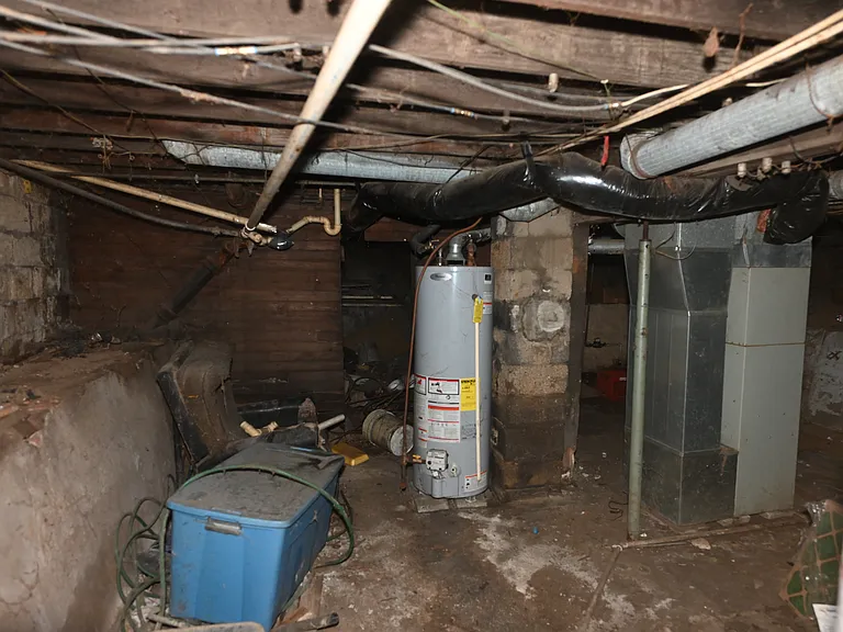 440 W Sawyer St — Photo 52