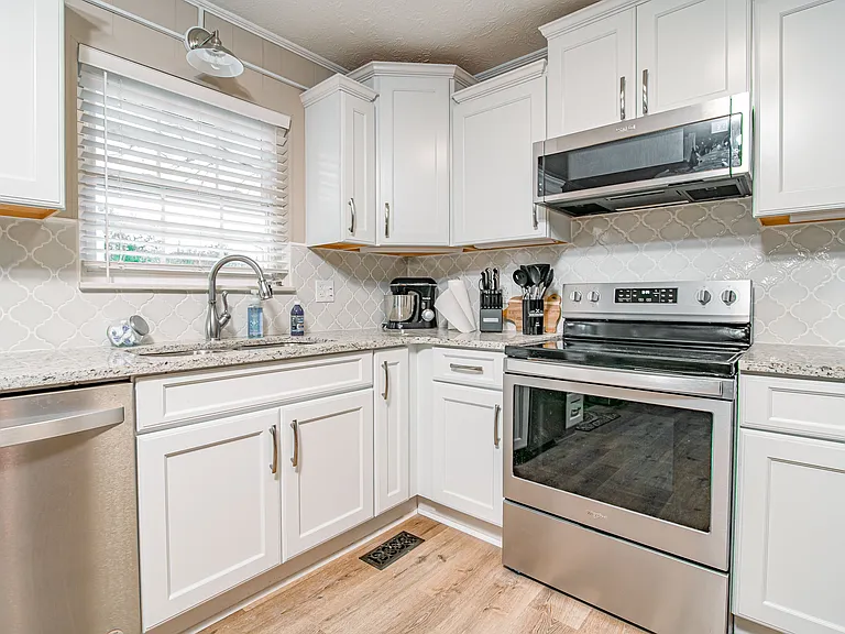 7707 Windsong Rd — Photo 14