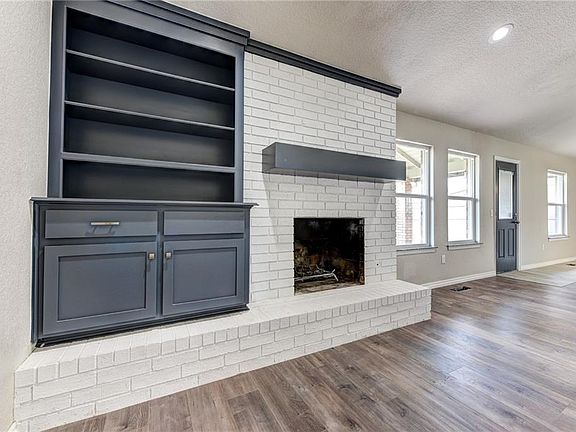 5th image of 2605 Clover Glen Dr