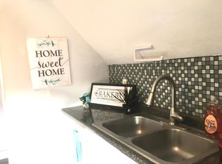 182 Grove Ave APT 5, East Providence, RI 02914